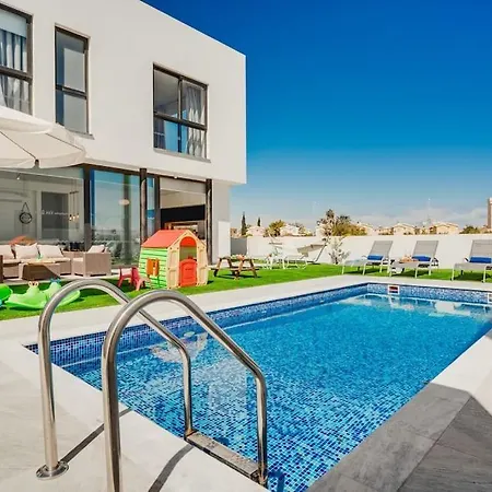 Sunnyvillas 4br New Private Pool In Pernera Villa Protarász