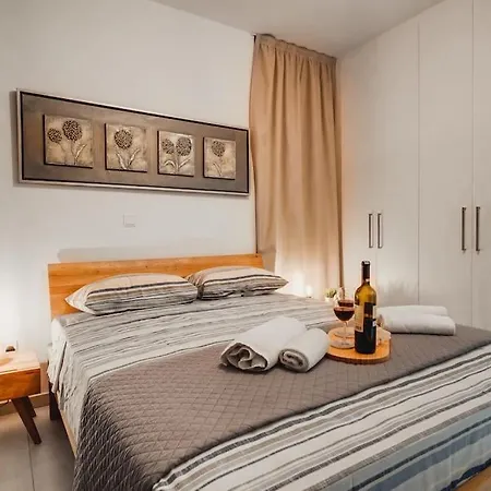 Sunnyvillas 4br New Private Pool In Pernera