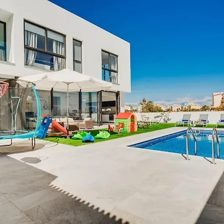 Sunnyvillas 4br New Private Pool In Pernera * Protarász