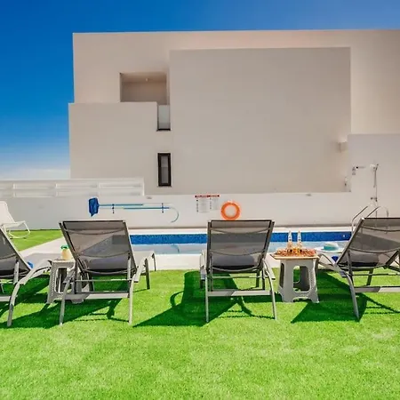 Sunnyvillas 4br New Private Pool In Pernera Willa