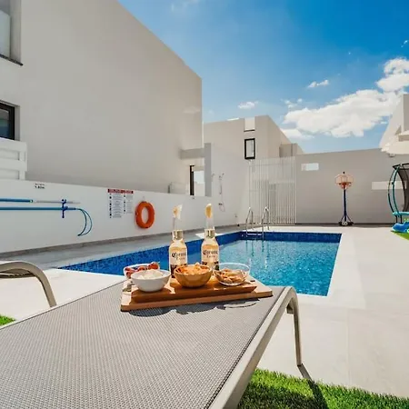 Sunnyvillas 4br New Private Pool In Pernera