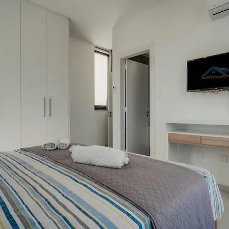 Sunnyvillas 4br New Private Pool In Pernera فيلة