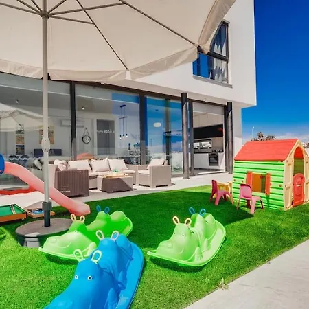 Sunnyvillas 4br New Private Pool In Pernera