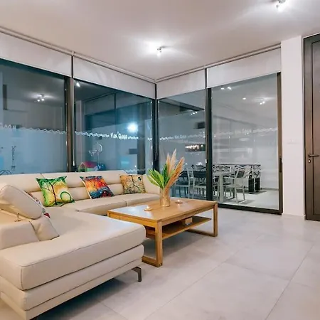 Sunnyvillas 4br New Private Pool In Pernera Villa *