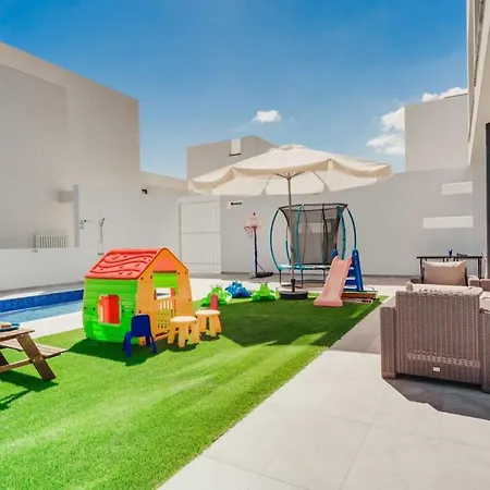 Sunnyvillas 4br New Private Pool In Pernera