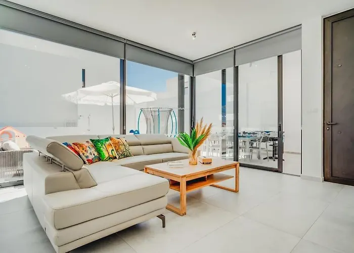 Sunnyvillas 4br New Private Pool In Pernera Vila *