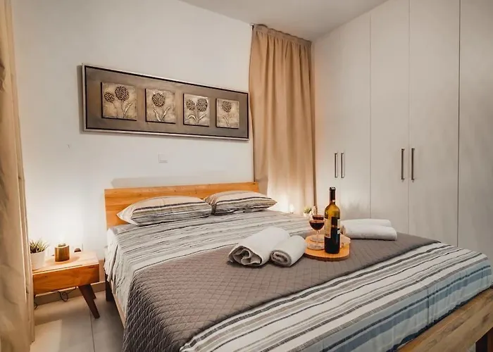 Sunnyvillas 4br New Private Pool In Pernera