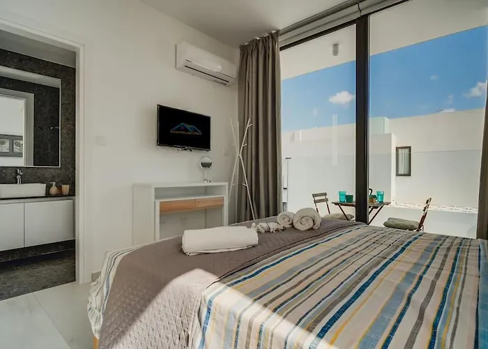 Sunnyvillas 4br New Private Pool In Pernera