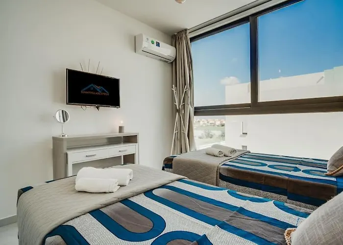 Vila Sunnyvillas 4br New Private Pool In Pernera