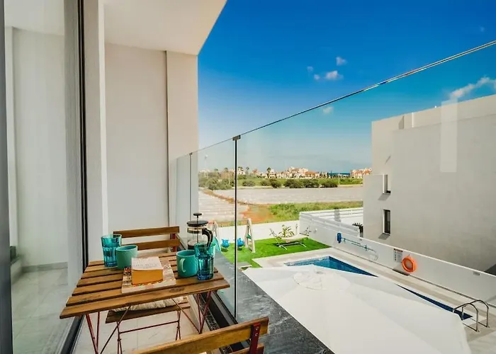 Sunnyvillas 4br New Private Pool In Pernera Vila *