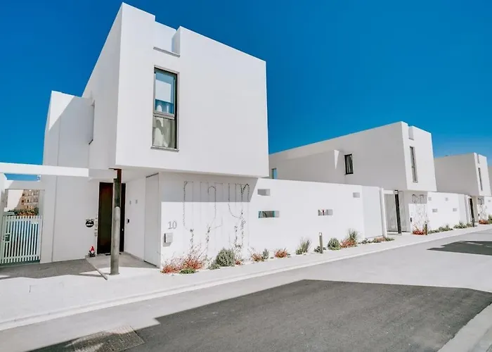 Sunnyvillas 4br New Private Pool In Pernera