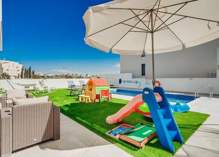 Sunnyvillas 4br New Private Pool In Pernera * Protaras