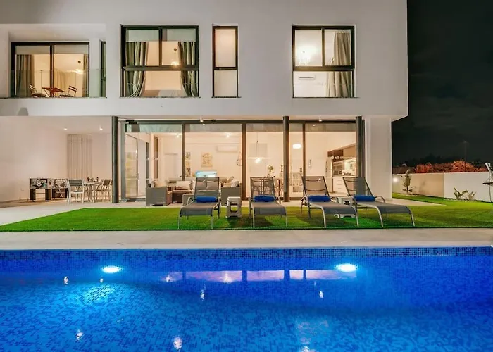 Vila Sunnyvillas 4br New Private Pool In Pernera *