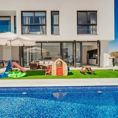 Sunnyvillas 4br New Private Pool In Pernera *